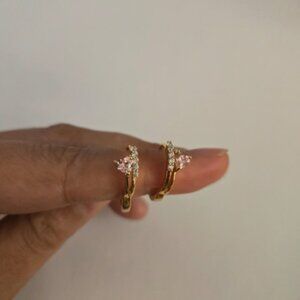 Pink heart and clear stone huggies